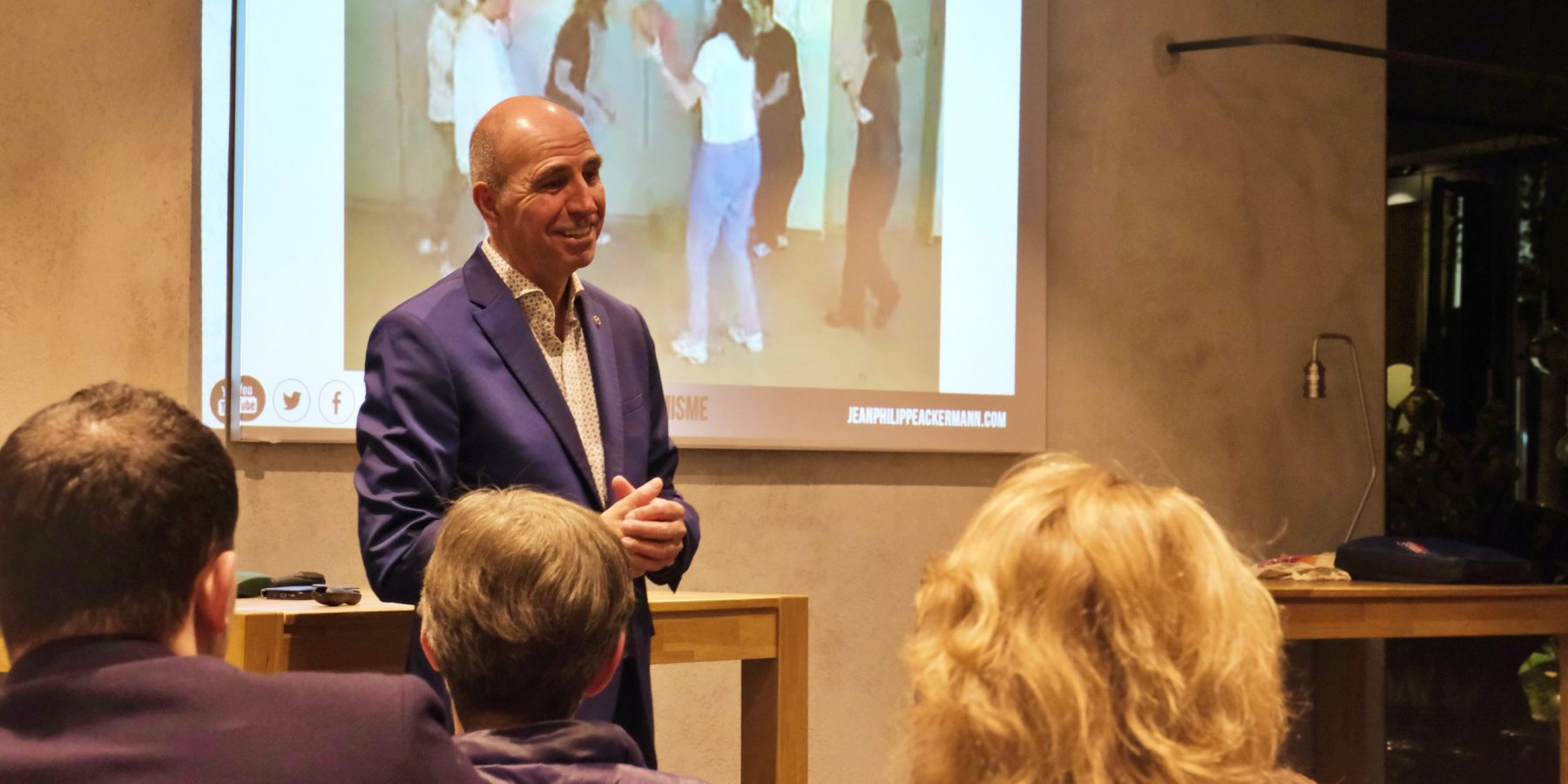 Conférence sur l'optimisme avec le conférencier international Jean-Philippe Ackermann